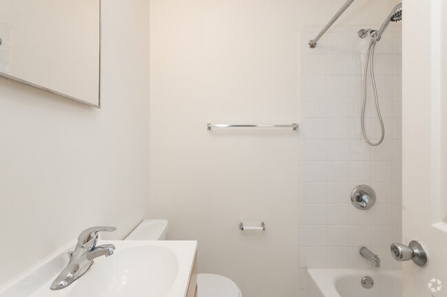 Building Photo - 5129 S Harper Ave Apartments