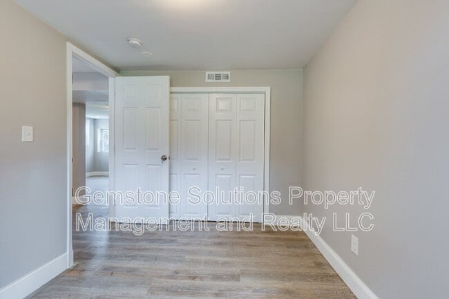 Building Photo - 104 Anchor Dr