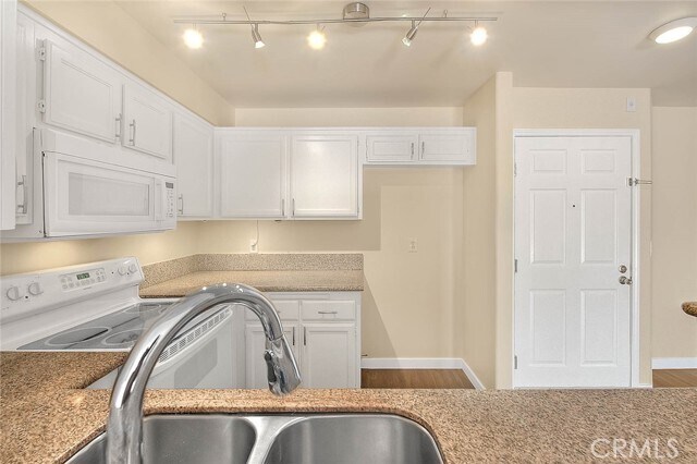 Building Photo - 11410 Brookshire Ave