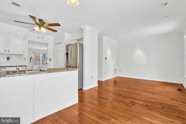 Building Photo - 7413 Salford Ct