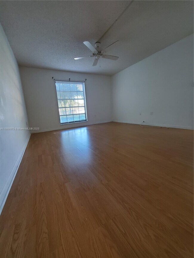 Building Photo - 5550 NW 44th St