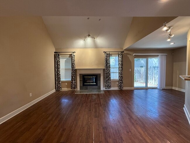 Building Photo - 405 S Village Cir