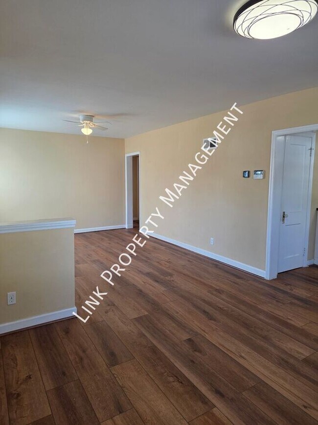 Building Photo - 129 N Moore Rd