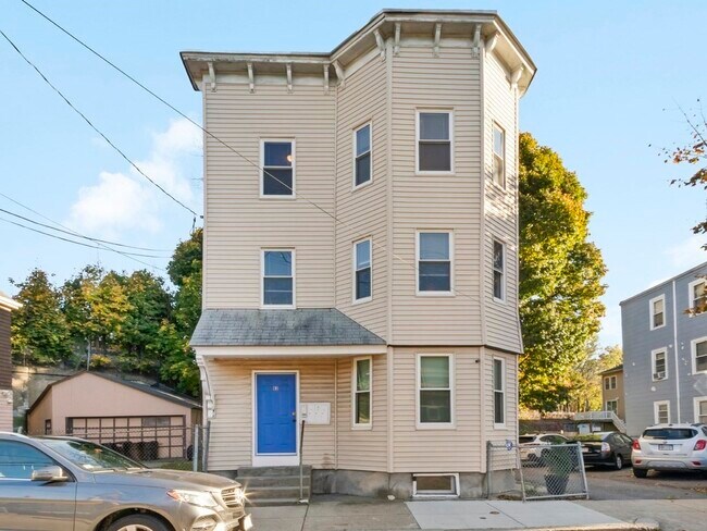 Building Photo - 63 Marshfield St