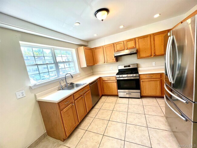 Building Photo - 60 Peach Pl