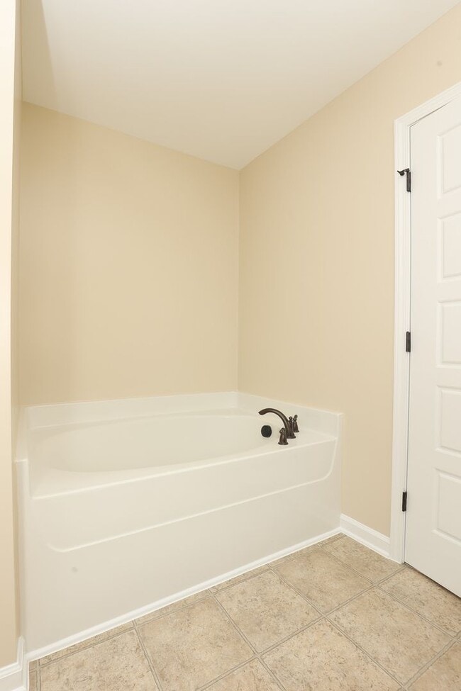 Building Photo - The Landing at Mill Creek community!  Washer / Dryer included