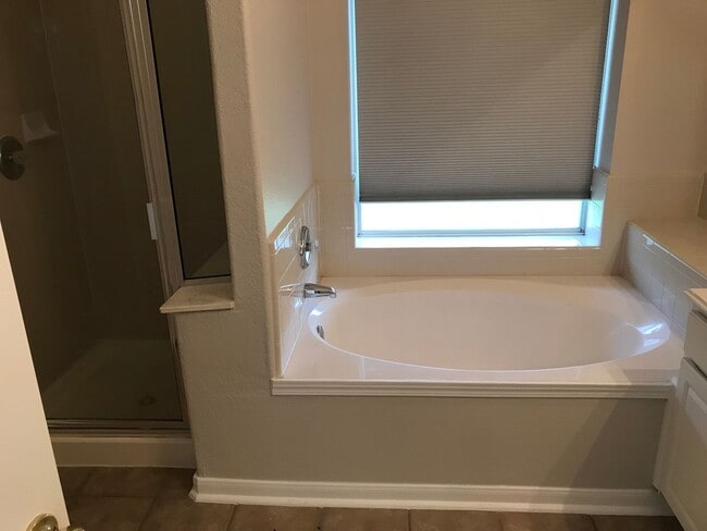 Building Photo - 4108 N Summercrest Loop