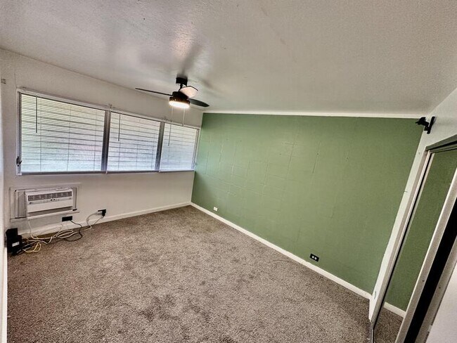 Building Photo - 4950 Kilauea Ave