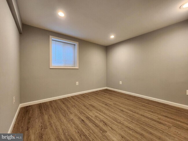 Building Photo - 502 Roberts Dr NW