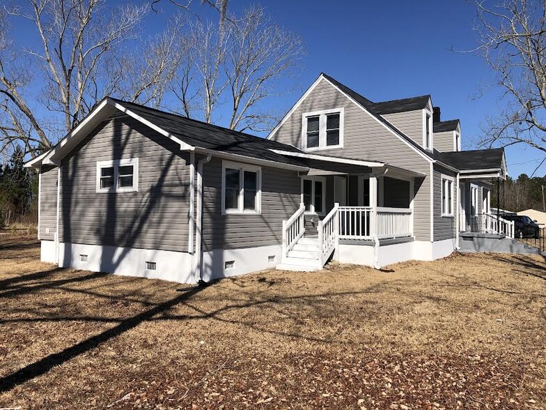 Side of House - 5883 Core Point Rd