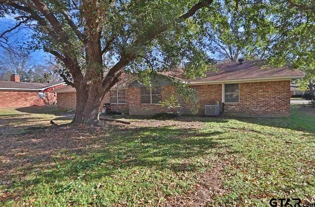 Building Photo - 806 Neches Dr