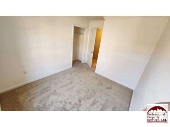 Building Photo - Beautiful 3 Level Townhouse In The Heart Of Frederick!