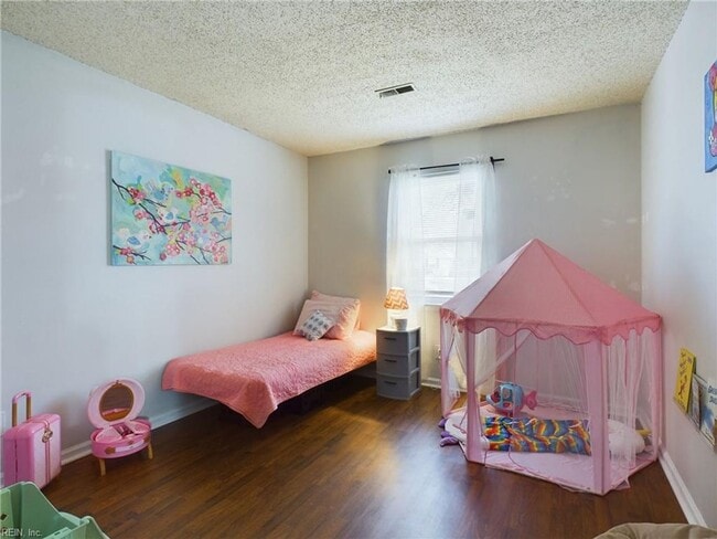 Building Photo - 3BD/2BA Ranch in Quiet Cul-de-sac Attached Garage!  Fully Fenced Large Backyard!