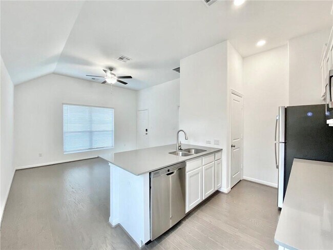 Building Photo - 1616 Cobblecrest Ln