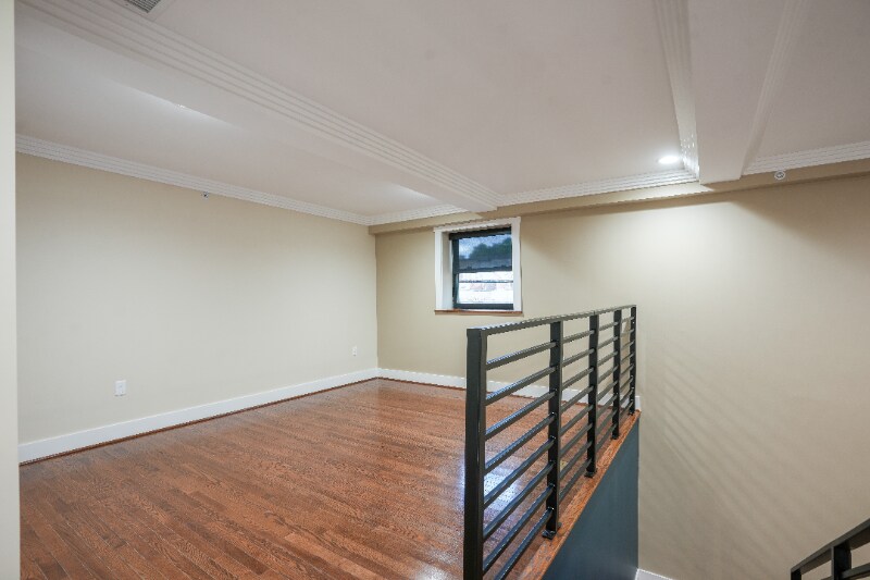Building Photo - 1406 11th Ave
