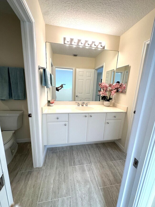 Building Photo - 7690 Hummingbird Ct