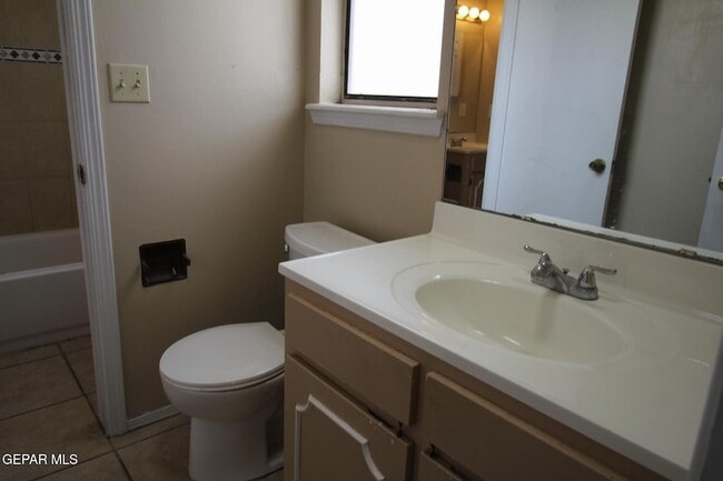 Building Photo - 10711 Ivanhoe Dr