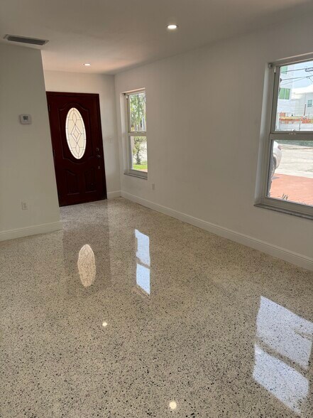 Entrance - 2620 SW 17th St