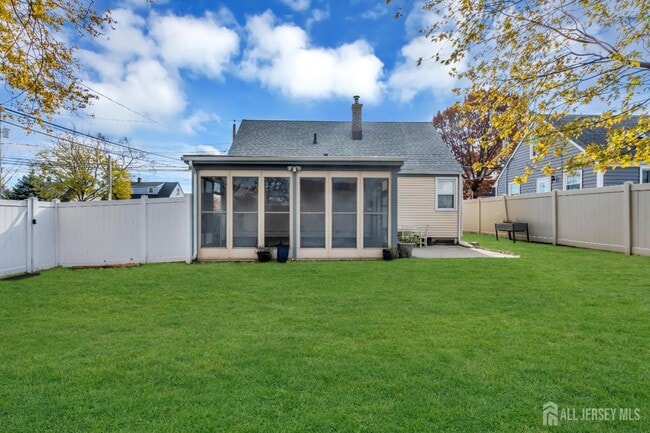 Building Photo - 20 Burnet St