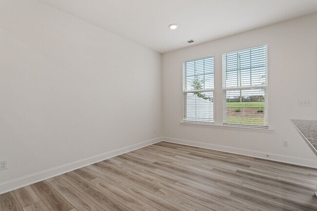 Building Photo - 30 Snowshill St