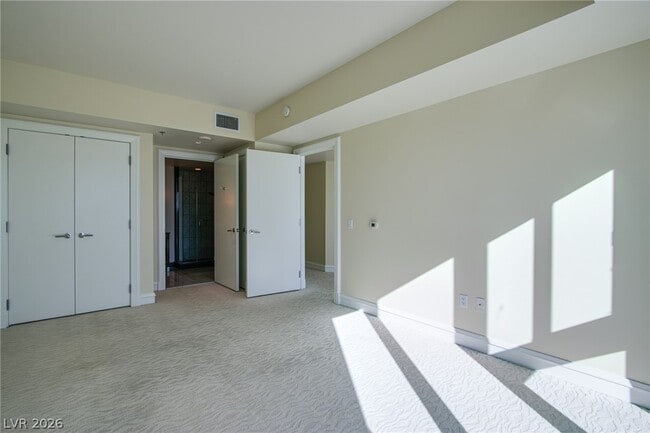 Building Photo - 2700 S Las Vegas Blvd