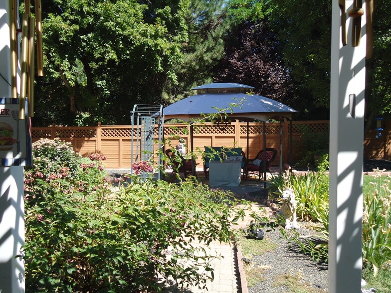 Gazebo from backdoor - 528 E Knoll Dr