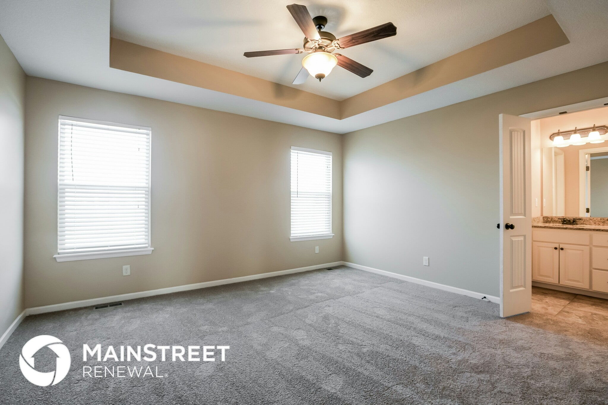 Building Photo - 1605 Fairway Ct