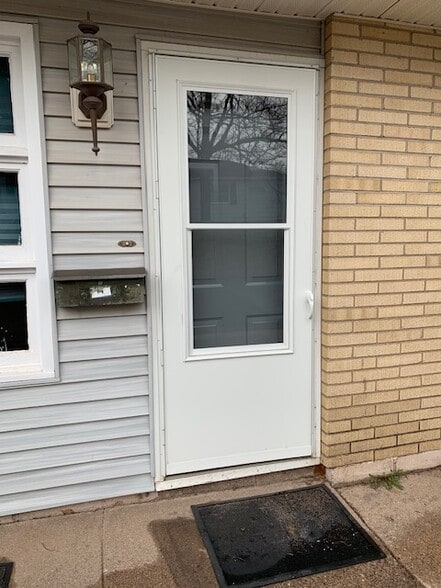 Building Photo - 1002 W Kaye Ave