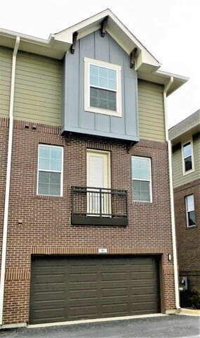 Building Photo - 668 E Algonquin Rd