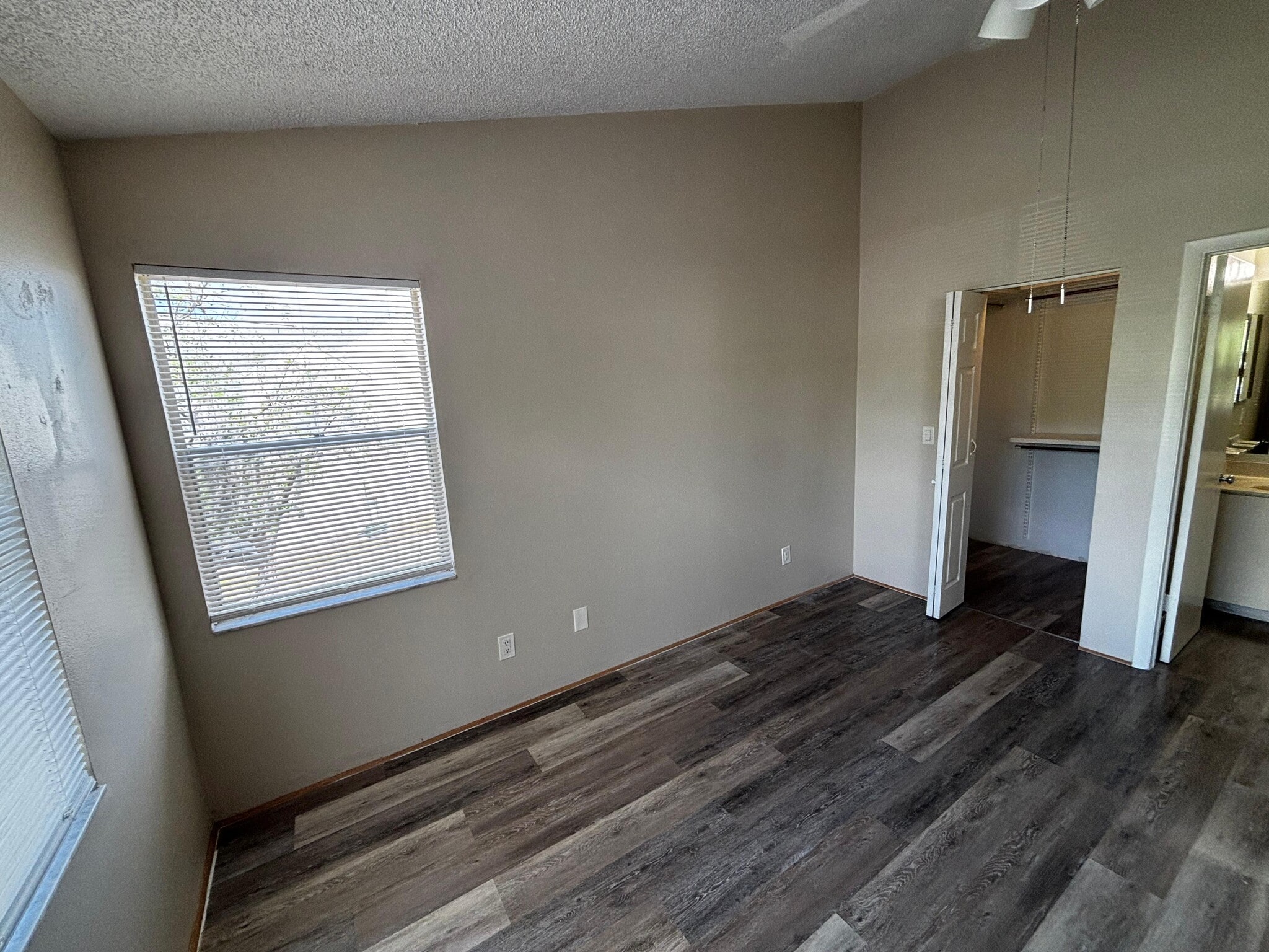 2nd Bed - 2560 Woodgate Blvd