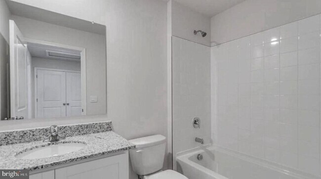 Building Photo - 403 Tevis St