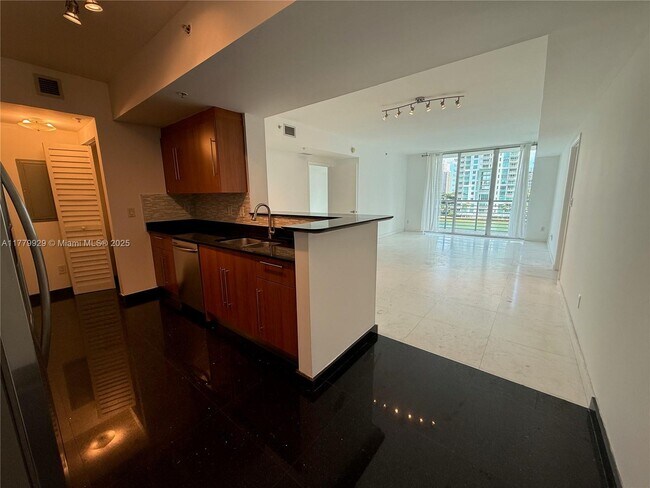 Building Photo - 325 S Biscayne Blvd