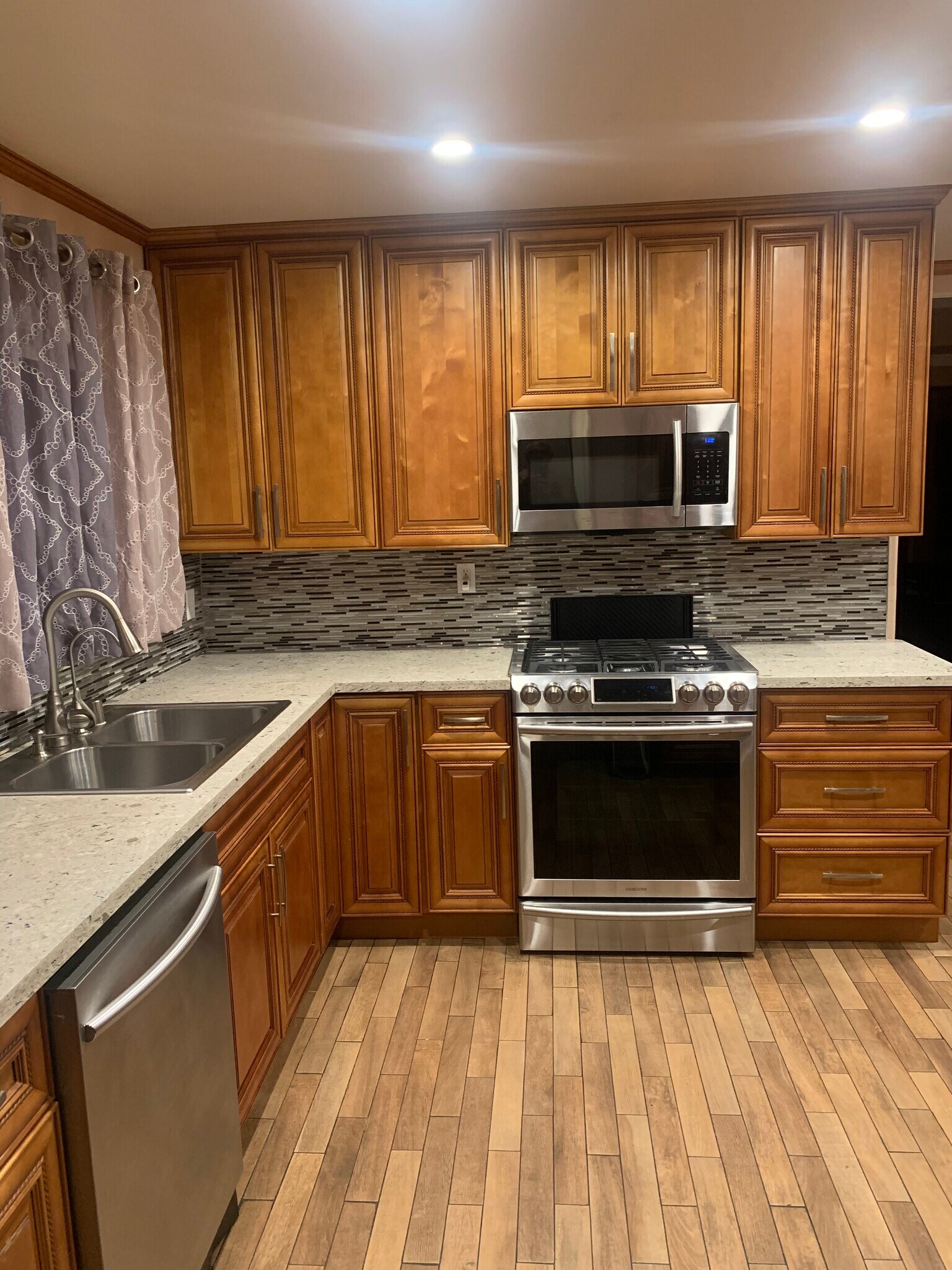 Building Photo - 766 N Alexandria Ave