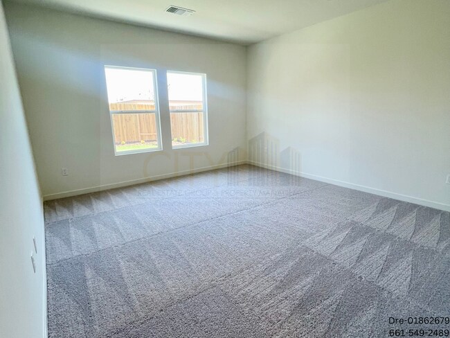 Building Photo - 8607 Avon St