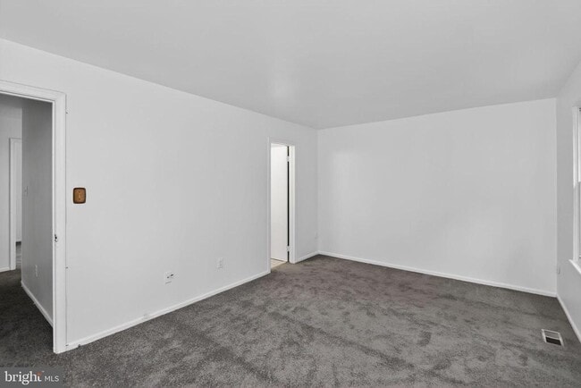 Building Photo - 14949 Enterprise Ln