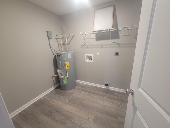 Building Photo - 8080 Driftwood Lp