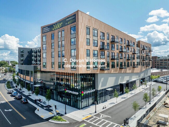 Building Photo - 301 Guest St