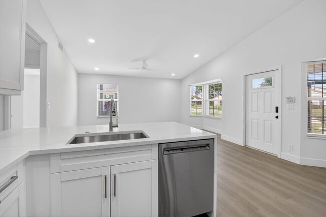 Building Photo - 5047 Brian Blvd