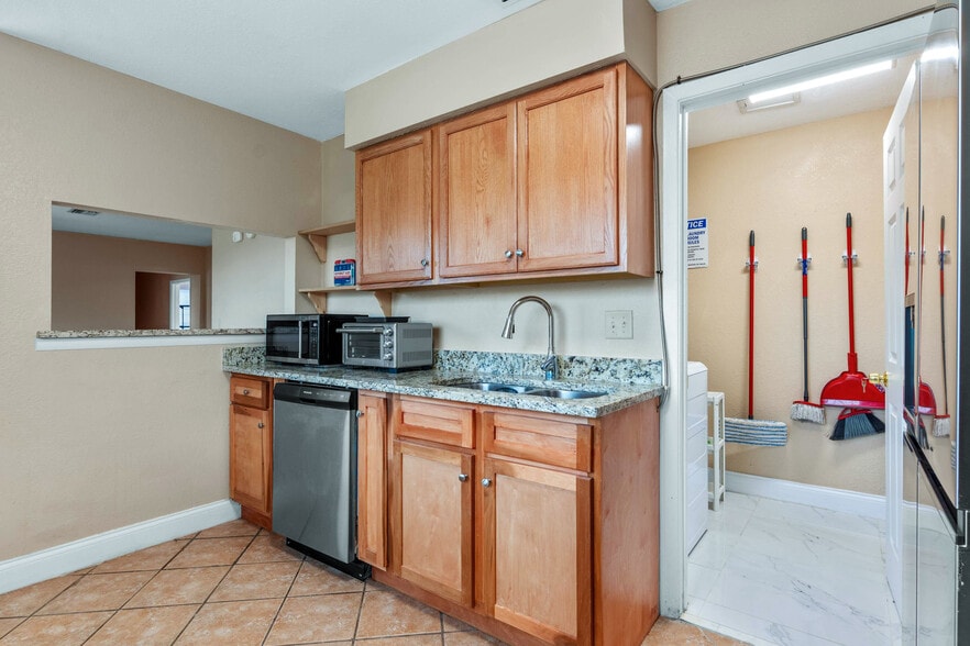 Building Photo - 333 Amador Cir