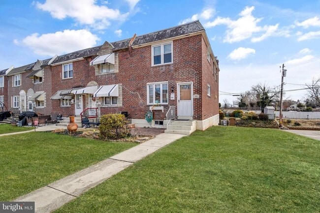 Building Photo - 666 Rively Ave