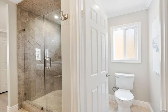 Building Photo - 6908 Country Club Dr