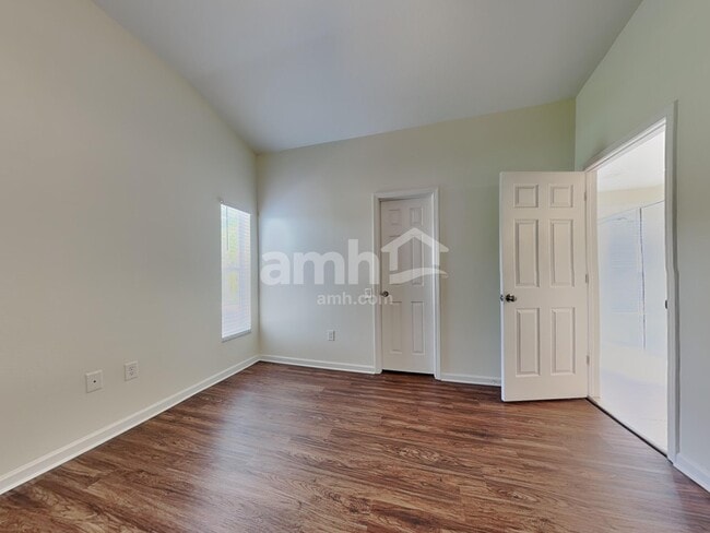 Building Photo - 1044 Summer Breeze Dr