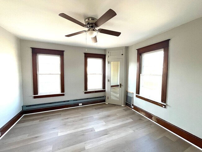 Building Photo - 113 W Ferdinand St