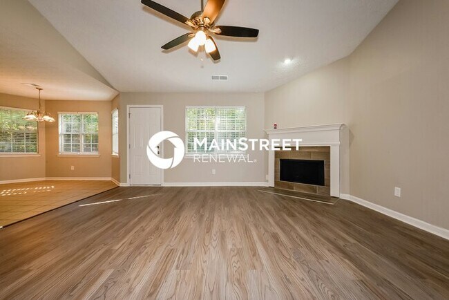 Building Photo - 3 Bedroom Pet-Friendly Home in Covington, GA with Main Street Renewal