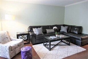 Building Photo - 252 Howle Ave
