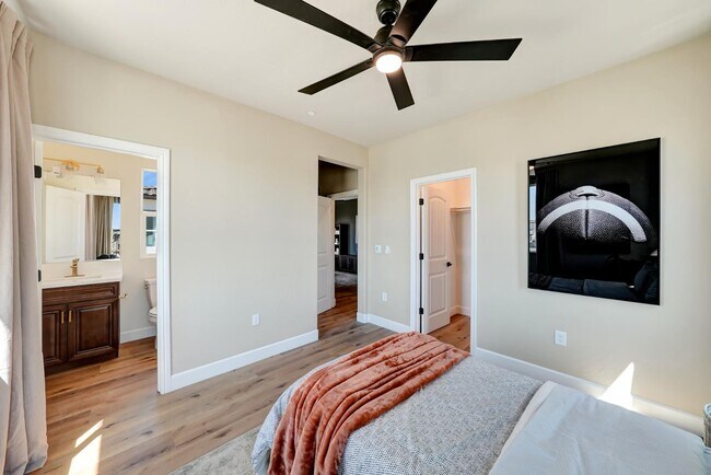 Building Photo - 2147 West Cardinal Avenue