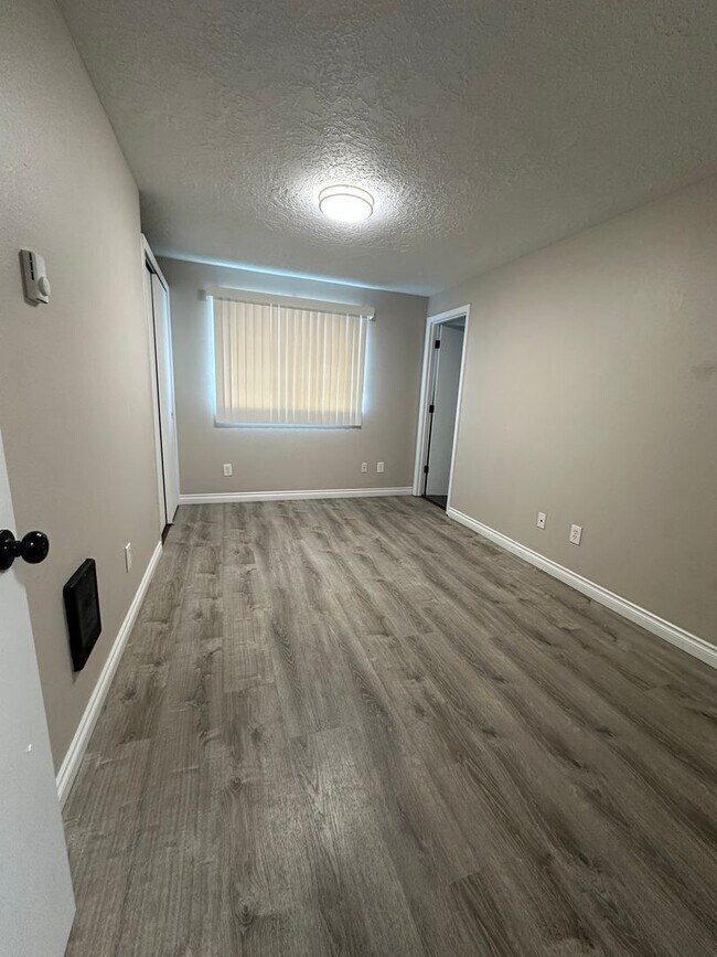 Building Photo - Rockingham Duplex- Northeast Salem