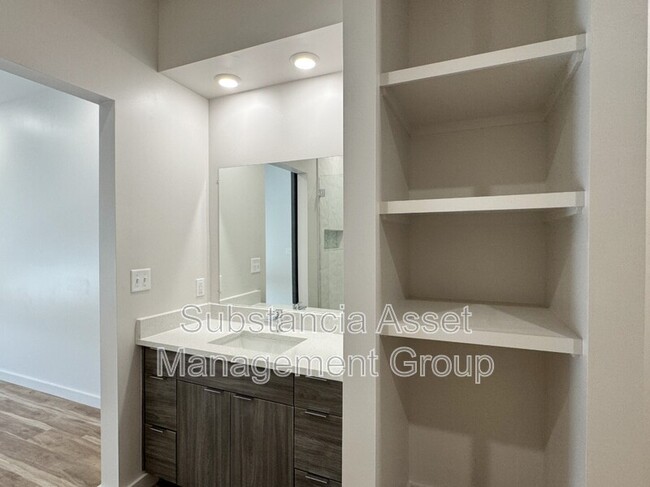 Building Photo - 1641 Midtown Pl