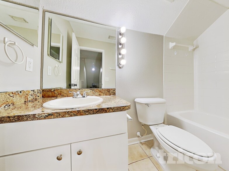 Building Photo - 32437 Fish Hook Lp