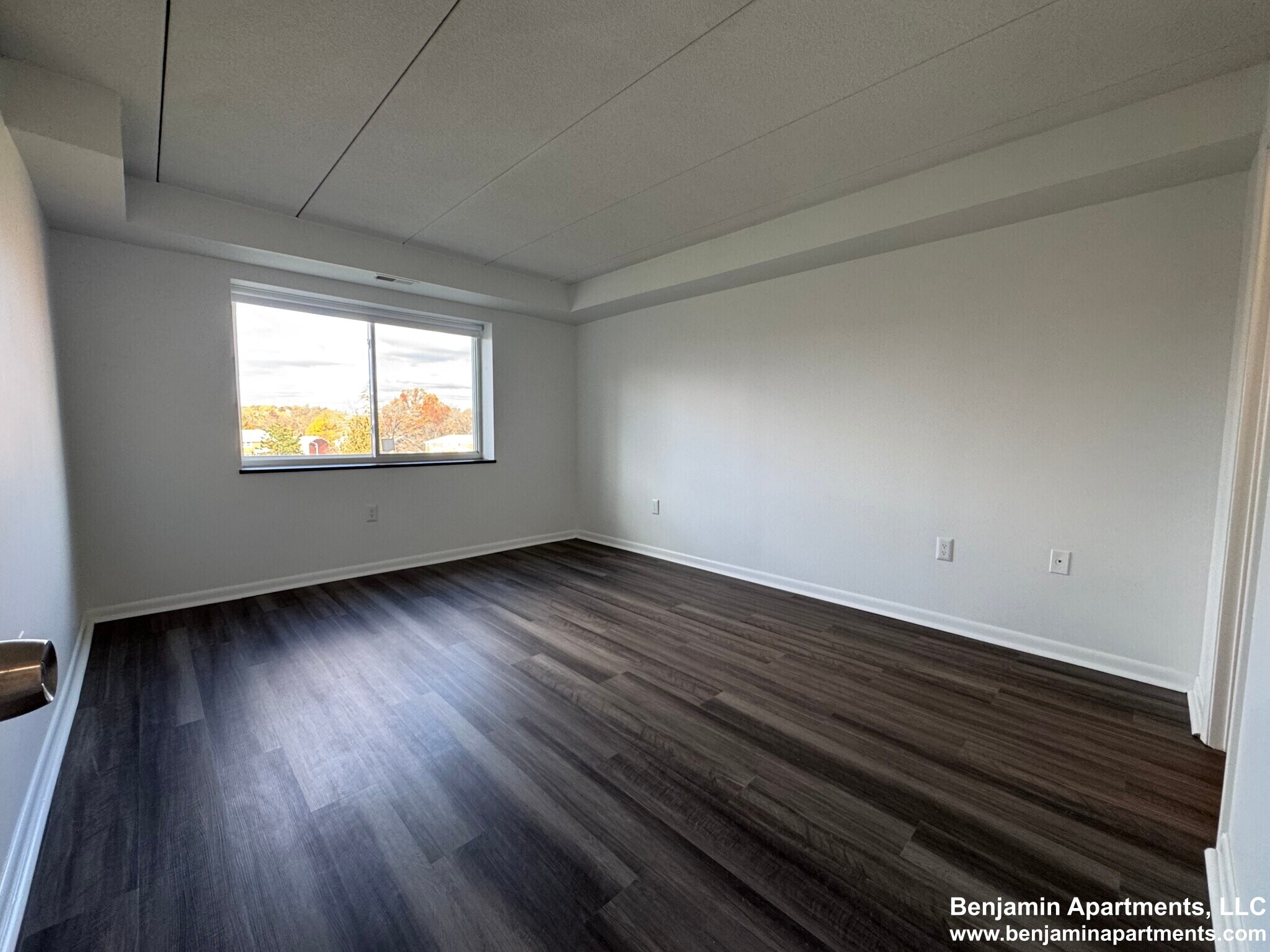 Building Photo - 53 Hill Rd